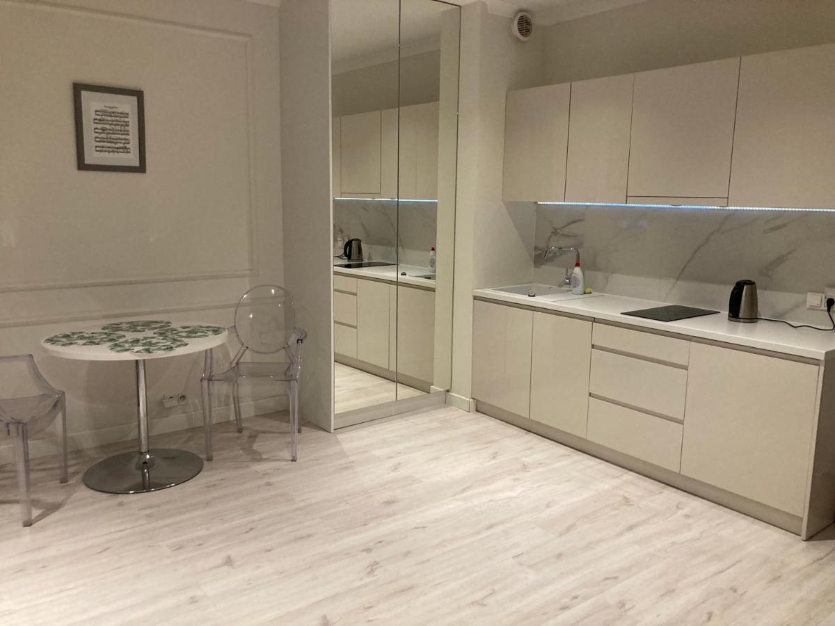Mennica Residence Hotel Apartments Варшава Экстерьер фото